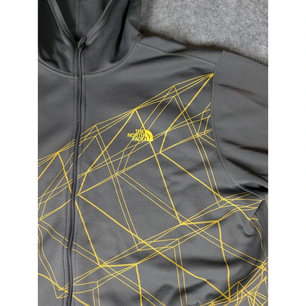 The North Face sleeves striking keep